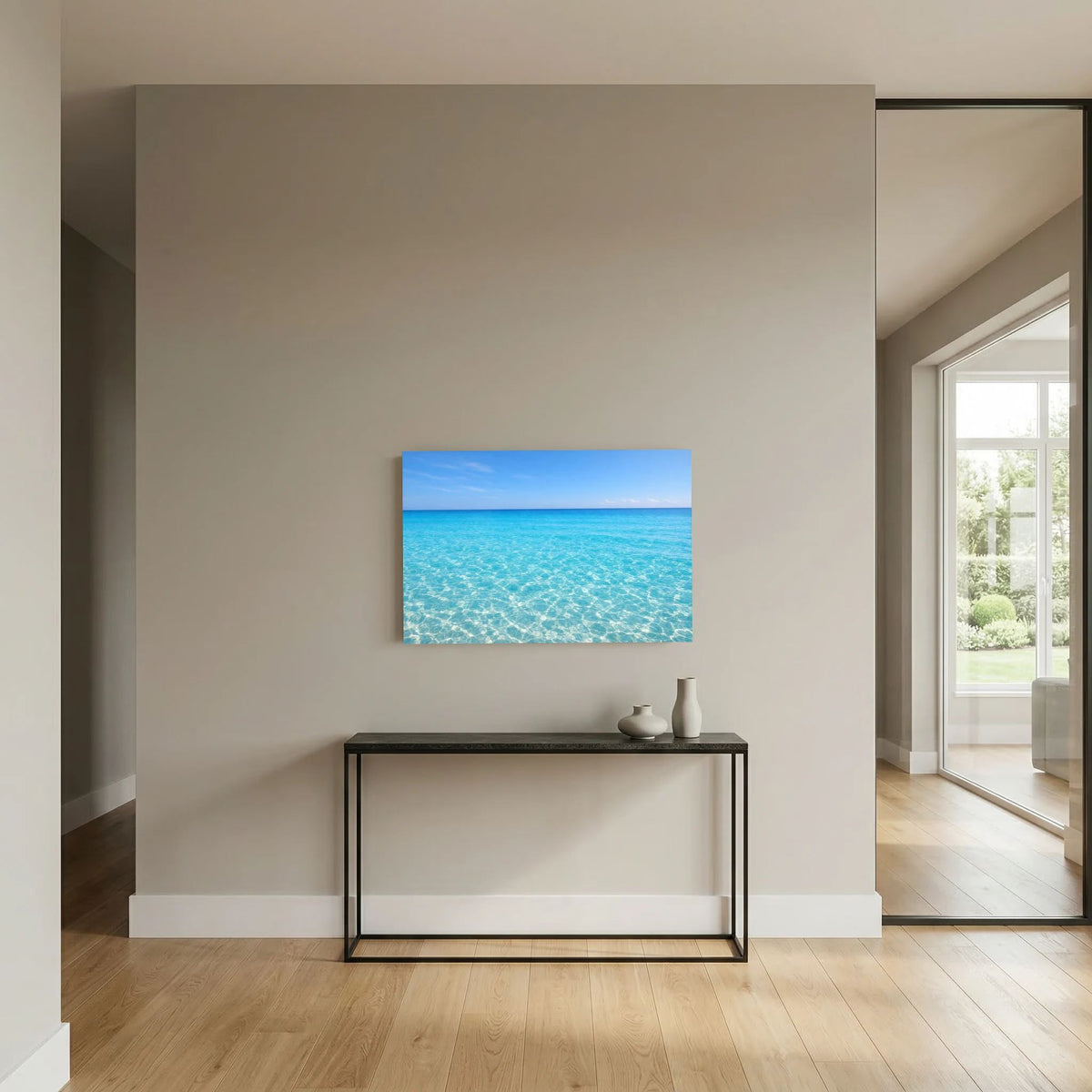 Meer-Wandbild im Querformat auf der Wand hinter einer Konsole mit Deko.