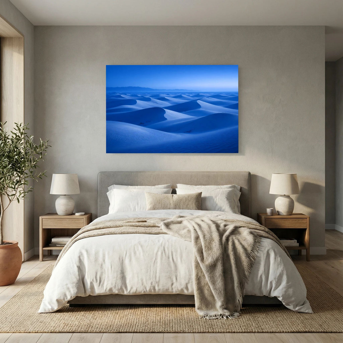 Blaues Poster mit Wüstenlandschaft und Dünenkämmen, Querformat