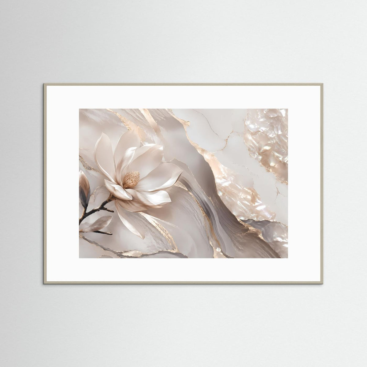 Wandbild mit weißer Magnolie, perlmuttfarbenen Adern und goldenen Akzenten im weißen Rahmen