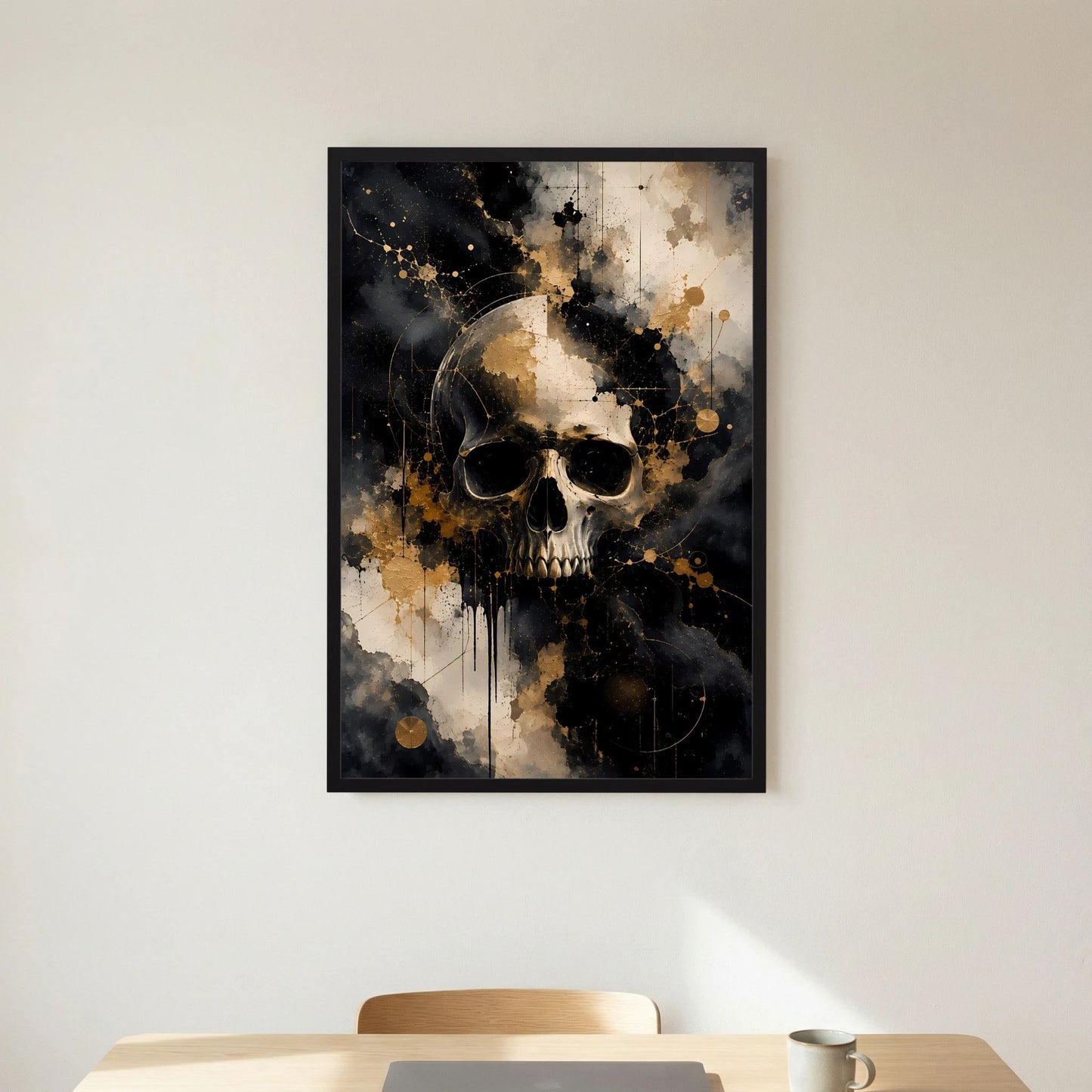 Schwarz gerahmtes Totenkopf-Poster im Hochformat, mit goldenen Farbspritzern