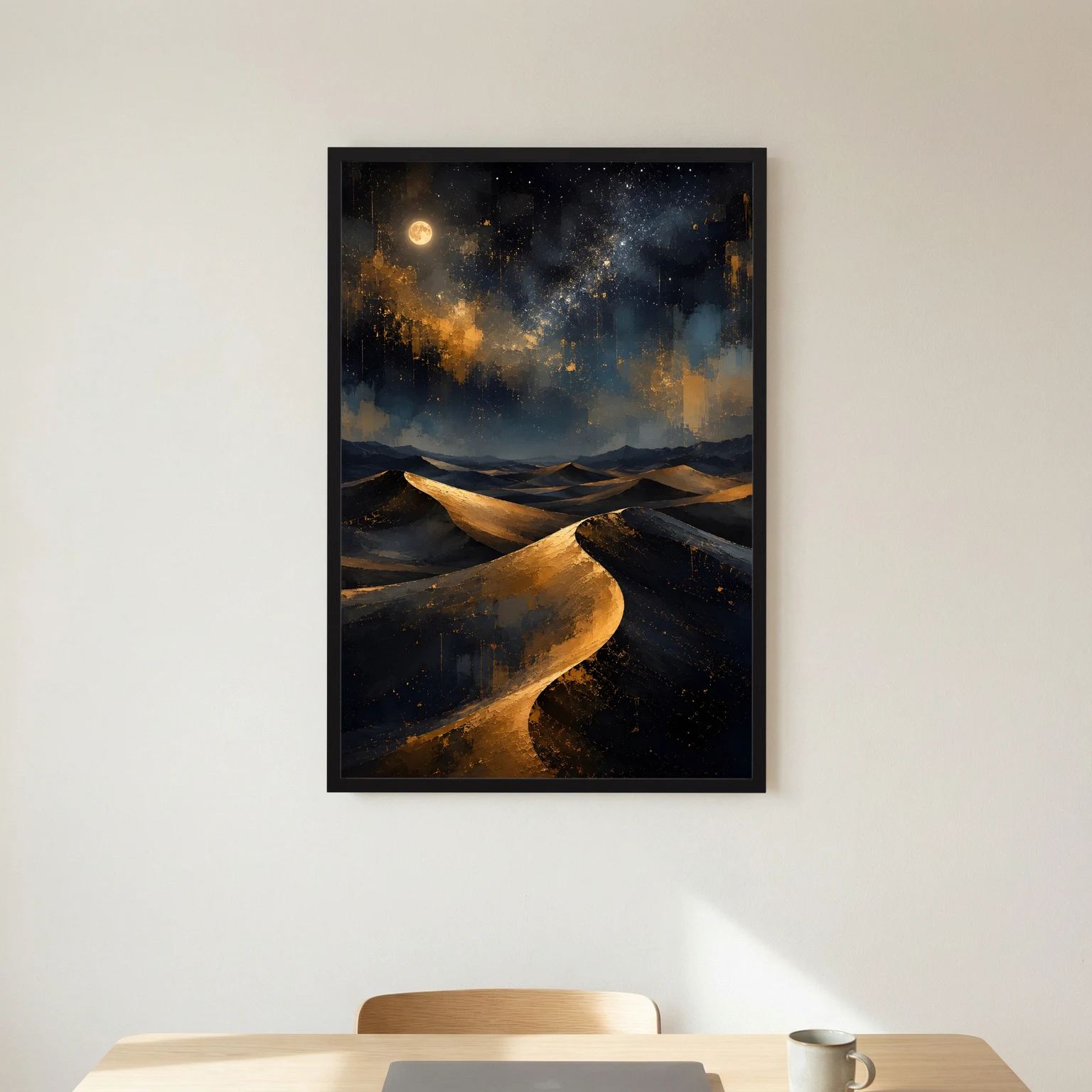 Hochformat-Poster mit goldenen Dünen im Nachthimmel, schwarzer Rahmen