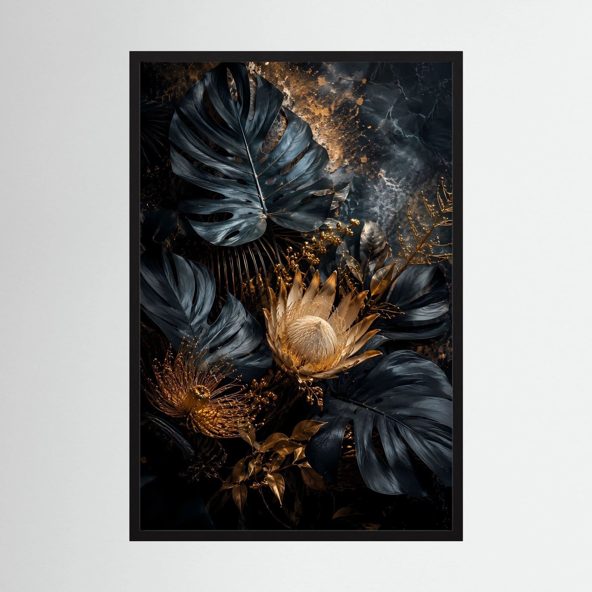 Kunstposter im Hochformat mit schwarzen tropischen Blättern und goldenen Details
