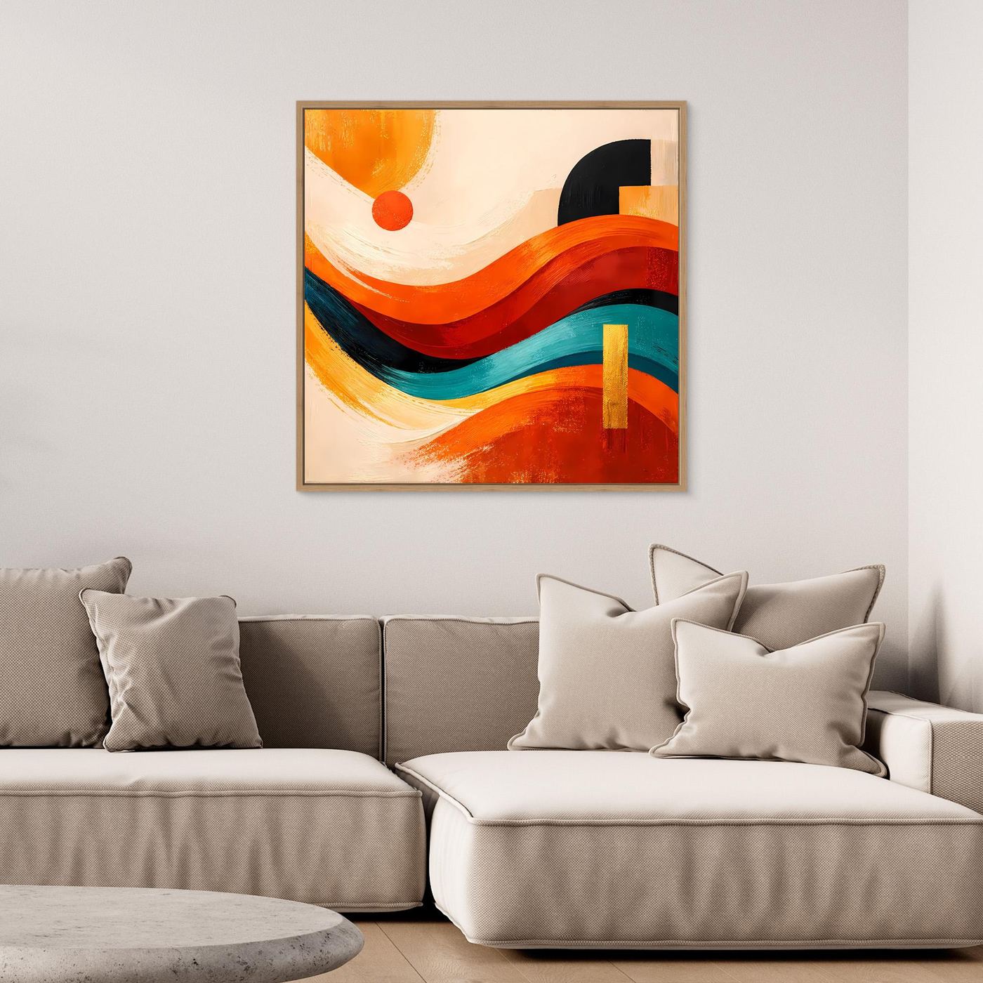 Abstraktes Leinwandbild mit Dünenwellen in warmem Orange und Blau, im goldfarbenen Rahmen