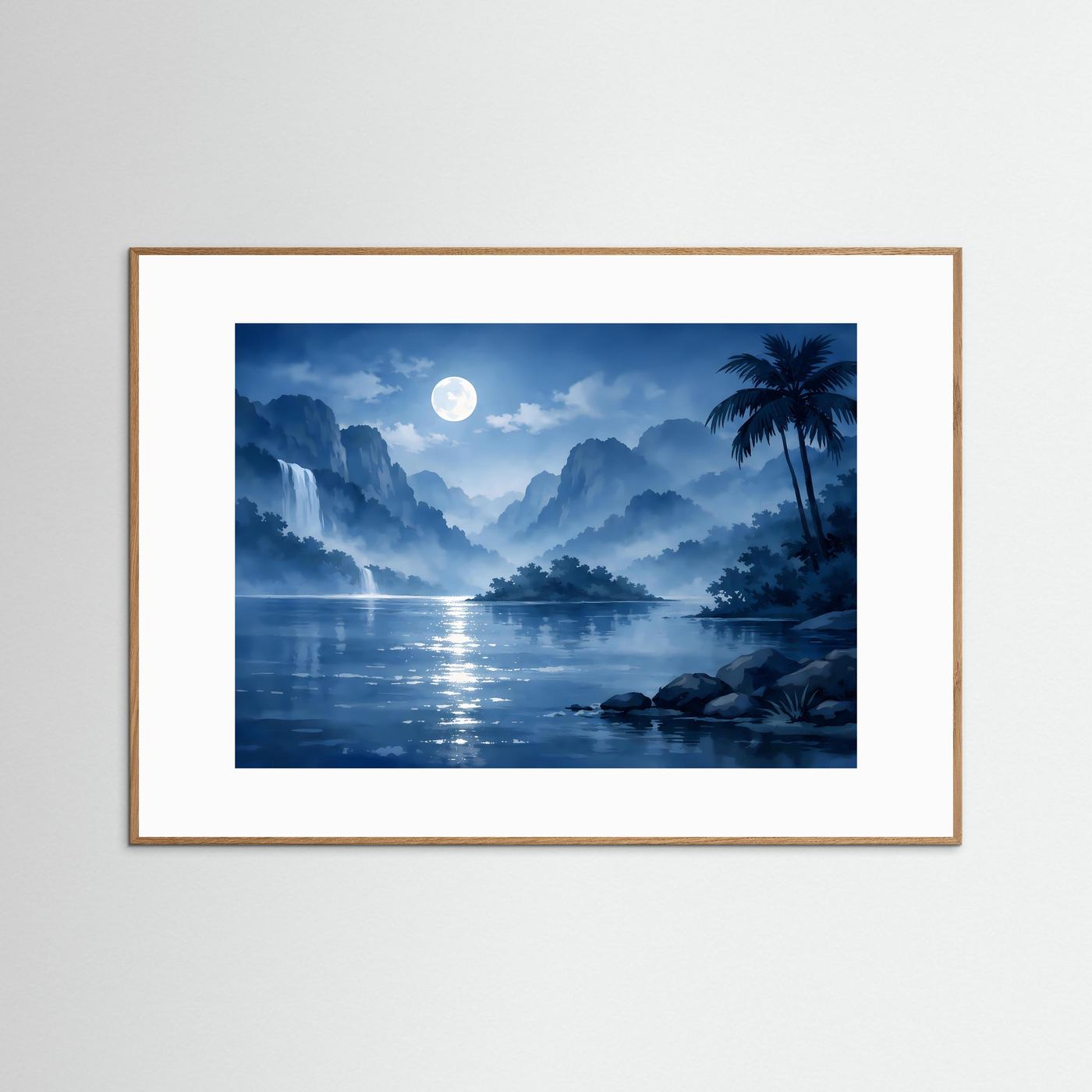 Gerahmtes Poster mit Mondlicht über Bergsee, klaren Bergen, Wasserreflexen und Palmen