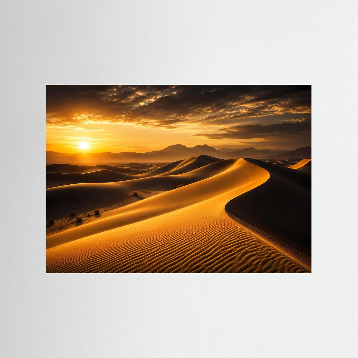 Poster mit Wüstenlandschaft: goldene Dünen im Sonnenuntergang, schwarzer Rahmen