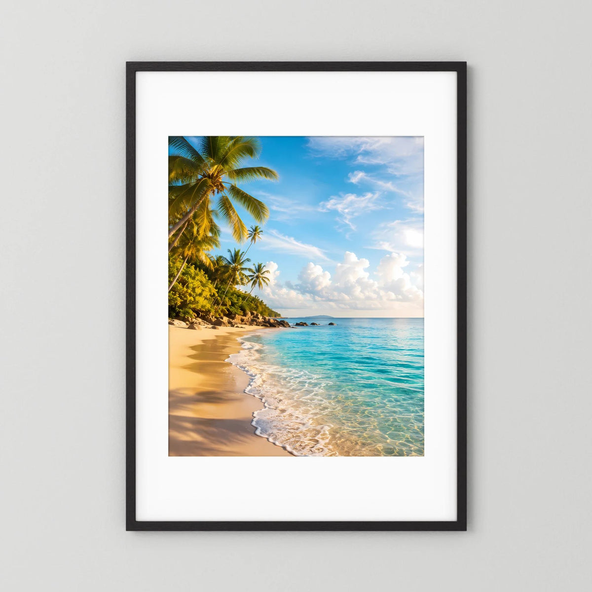 Hochformat-Poster mit schwarzem Rahmen und weißem Rand: Palmenstrand, türkisblaues Meer