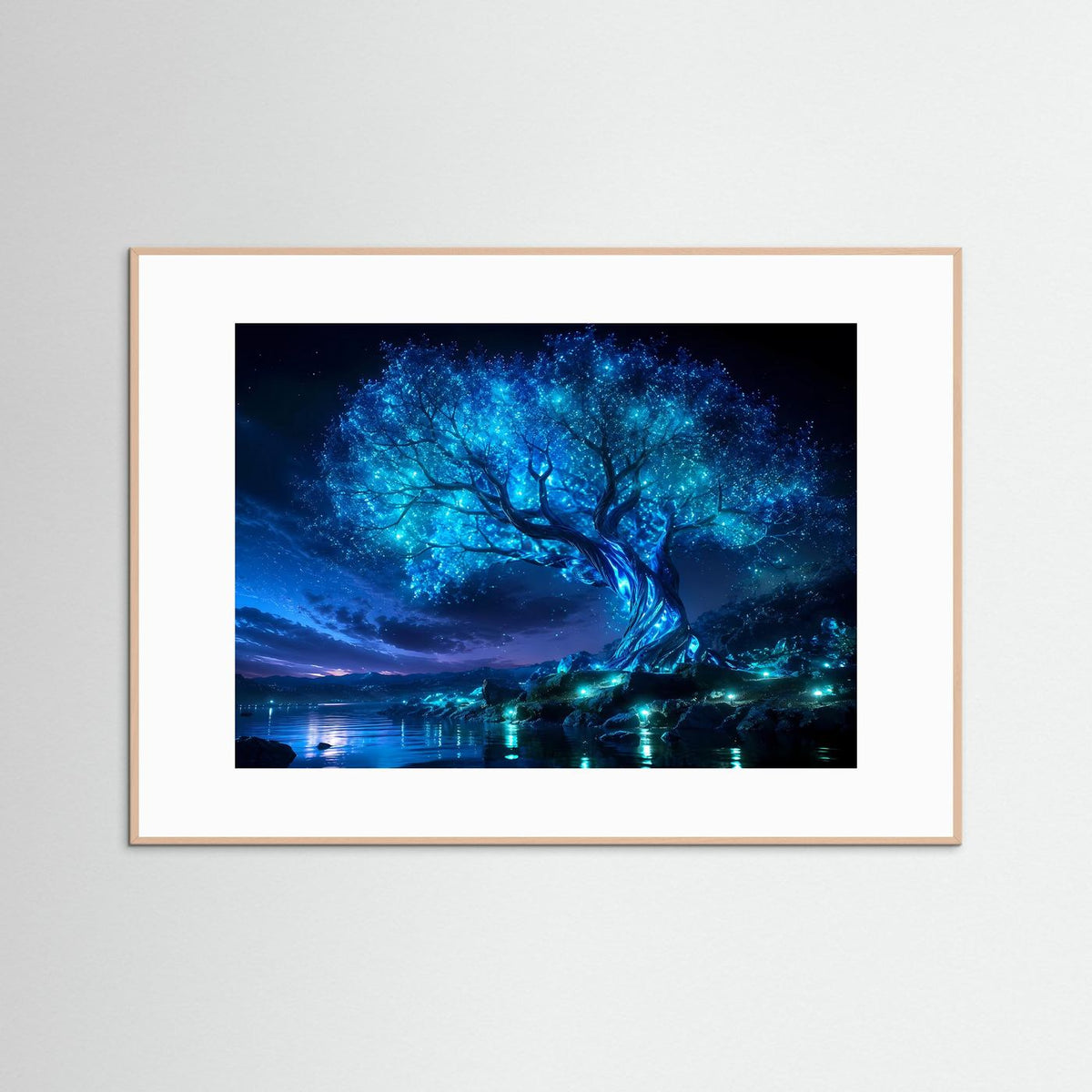 Gerahmtes Kunstbild mit leuchtendem blauem Lebensbaum im hellen Holzrahmen