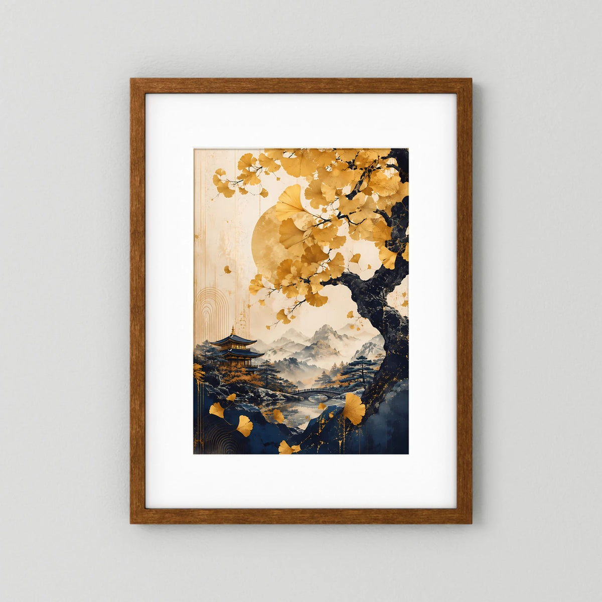 Poster im Hochformat mit goldenen Ginkgoblättern, Pagode und Mond über Berglandschaft, brauner Holzrahmen