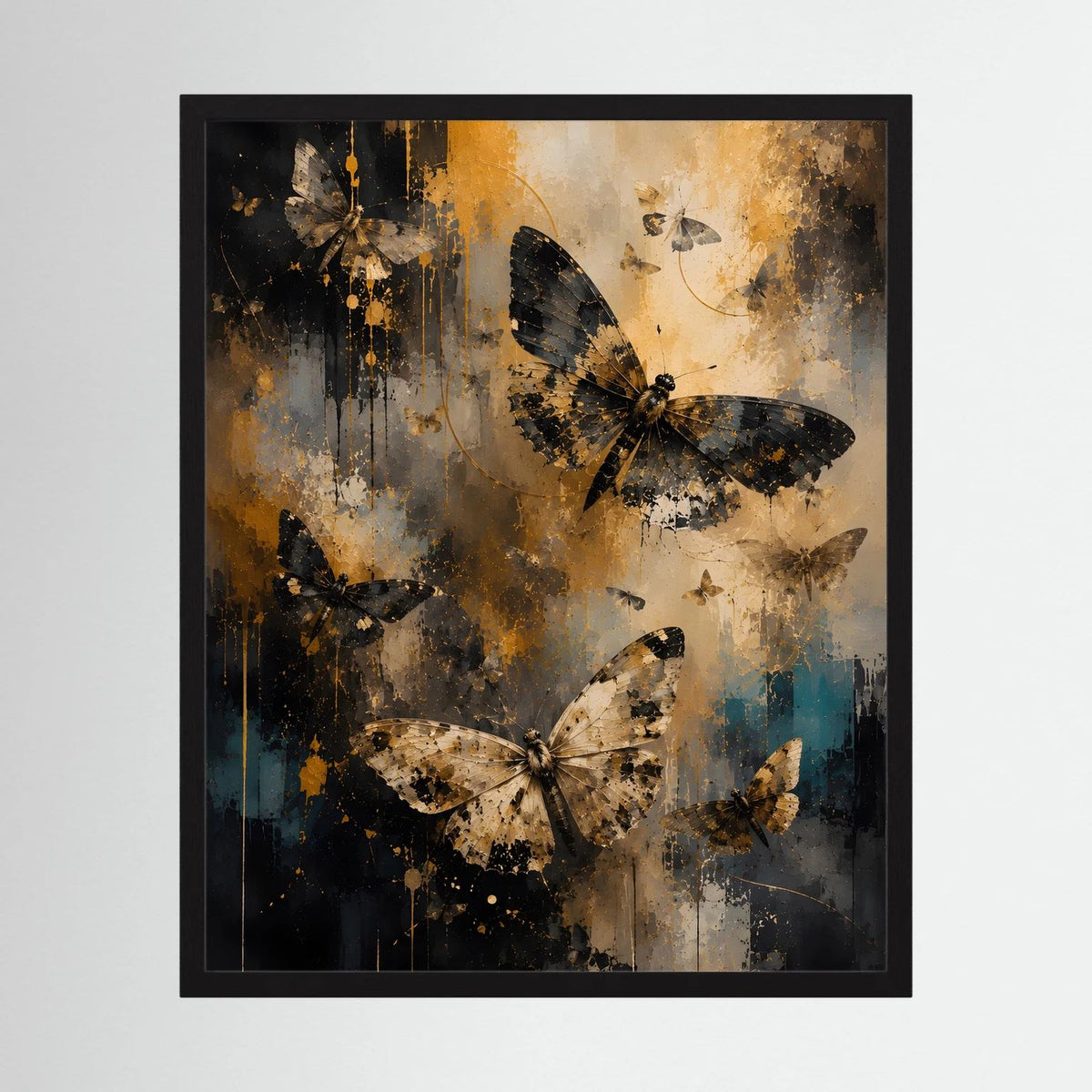 Gerahmtes abstraktes Schmetterlingsposter: schwarze Flügel mit goldenen Akzenten, Hochformat