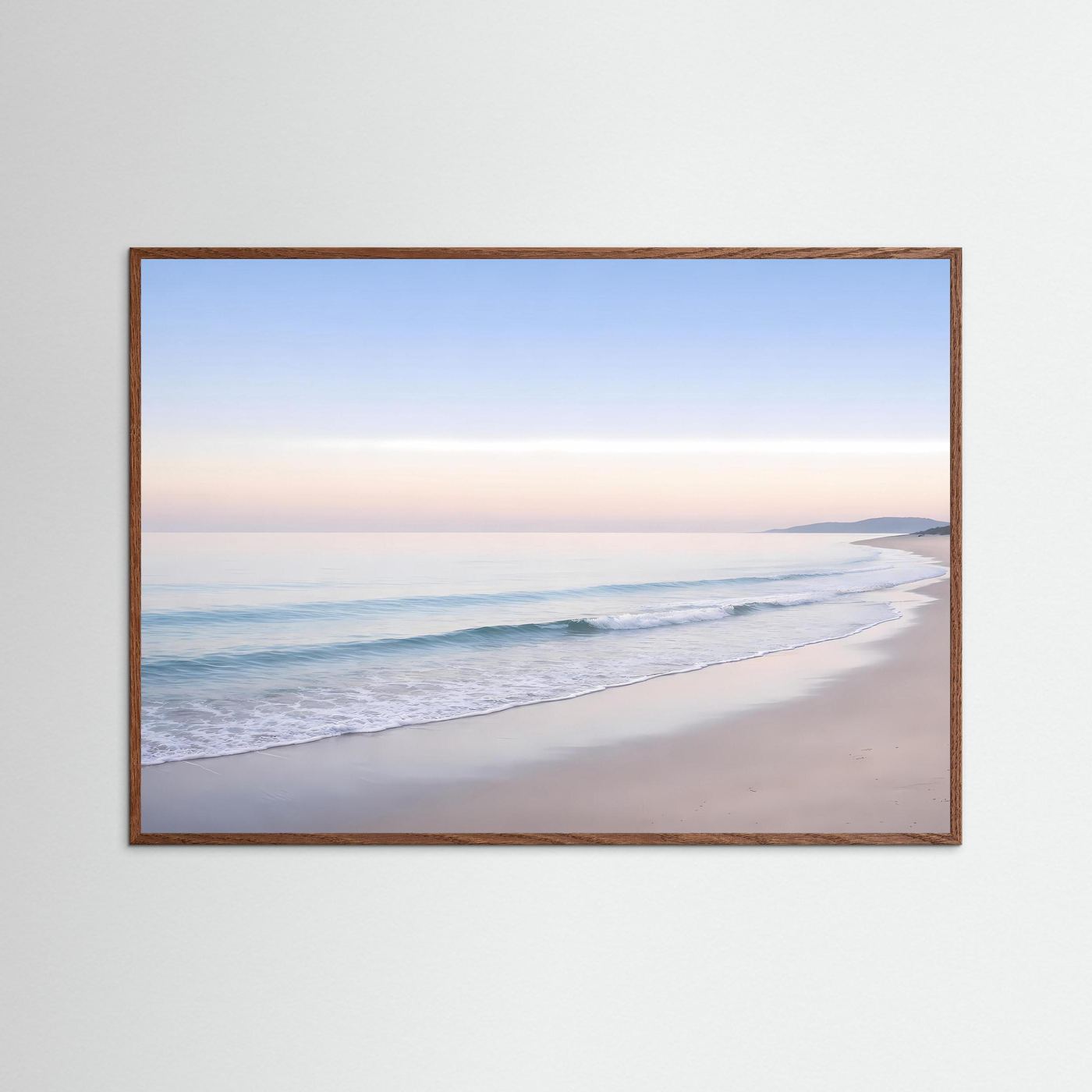 Wandbild Poster mit Strand und Wellen in Pastellfarben, brauner Holzrahmen