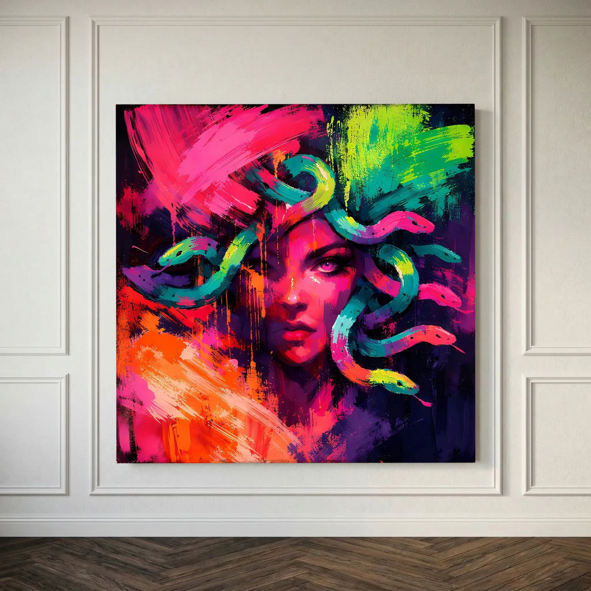 Leinwandbild mit Medusenmotiv in leuchtenden Neonfarben, schwarzer Rahmen in Nische