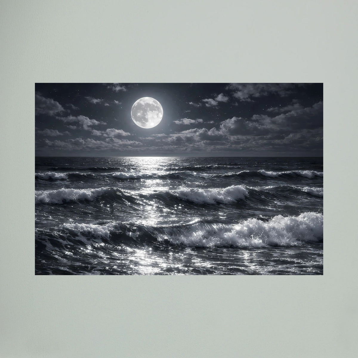 Meerwellen-Wandposter im Querformat mit Vollmond und schimmerndem Meer, schwarz-weiß
