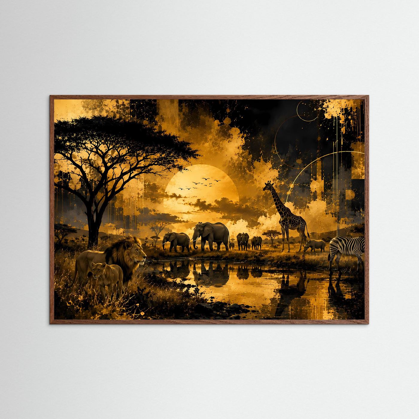 Savannenposter mit Elefanten, Löwe, Giraffe und Zebra in Schwarz-Gold im Holzrahmen