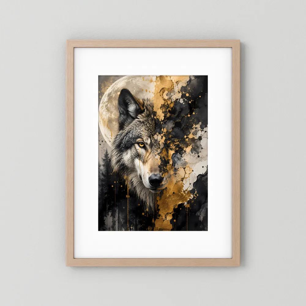 Poster im Hochformat mit Wolfskopf, Mond und schwarz-goldenem Spritzdesign im hellen Holzrahmen.