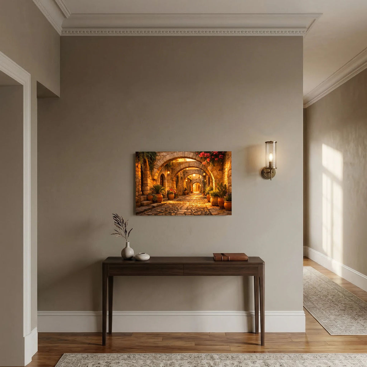 Wandbild Querformat mit beleuchteter Steinbogen-Gasse und Abendstimmung