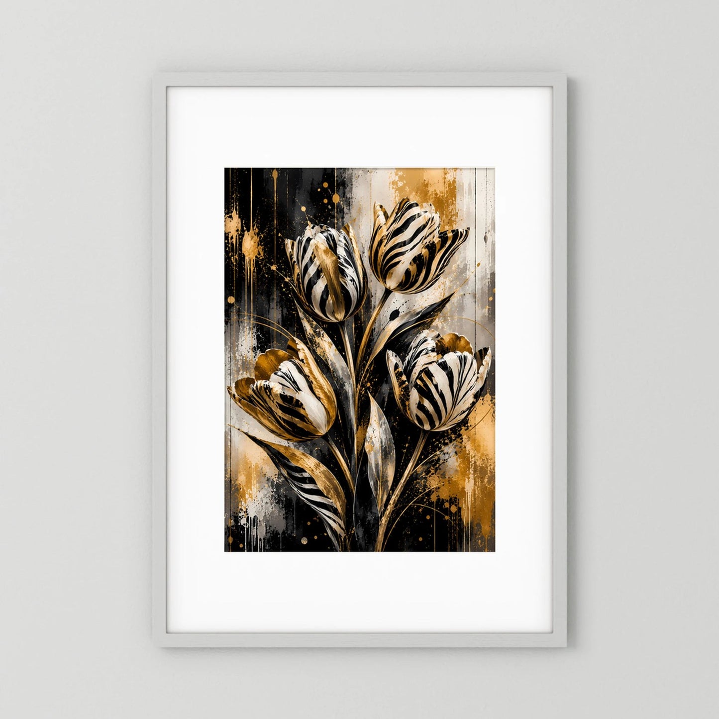 Hochformatiges Poster mit abstrakten Tulpen in Schwarz, Weiß und Gold, mit hellem Passepartout