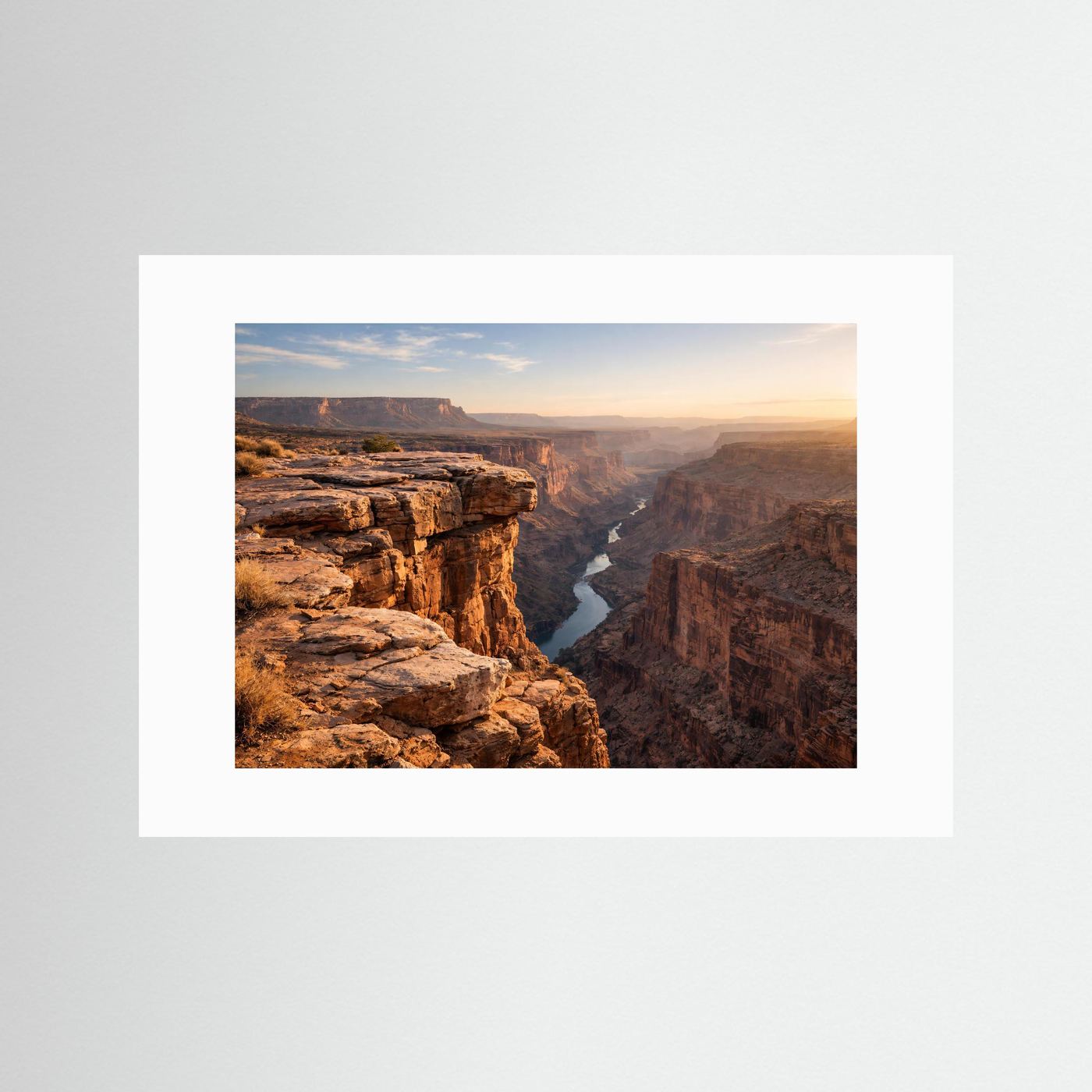 Grand-Canyon-Poster im Querformat mit weißem Rand: Felsen, Schlucht und Fluss
