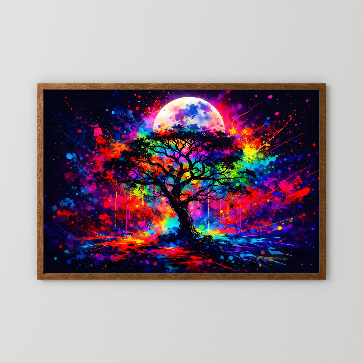 Gerahmtes Poster mit braunem Holzrahmen: bunter Lebensbaum unter Vollmond