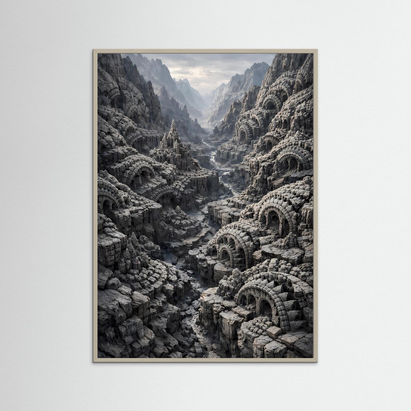 Kunstposter mit Ruinen-Schlucht in Steingrau in grauem Holzrahmen, Hochformat