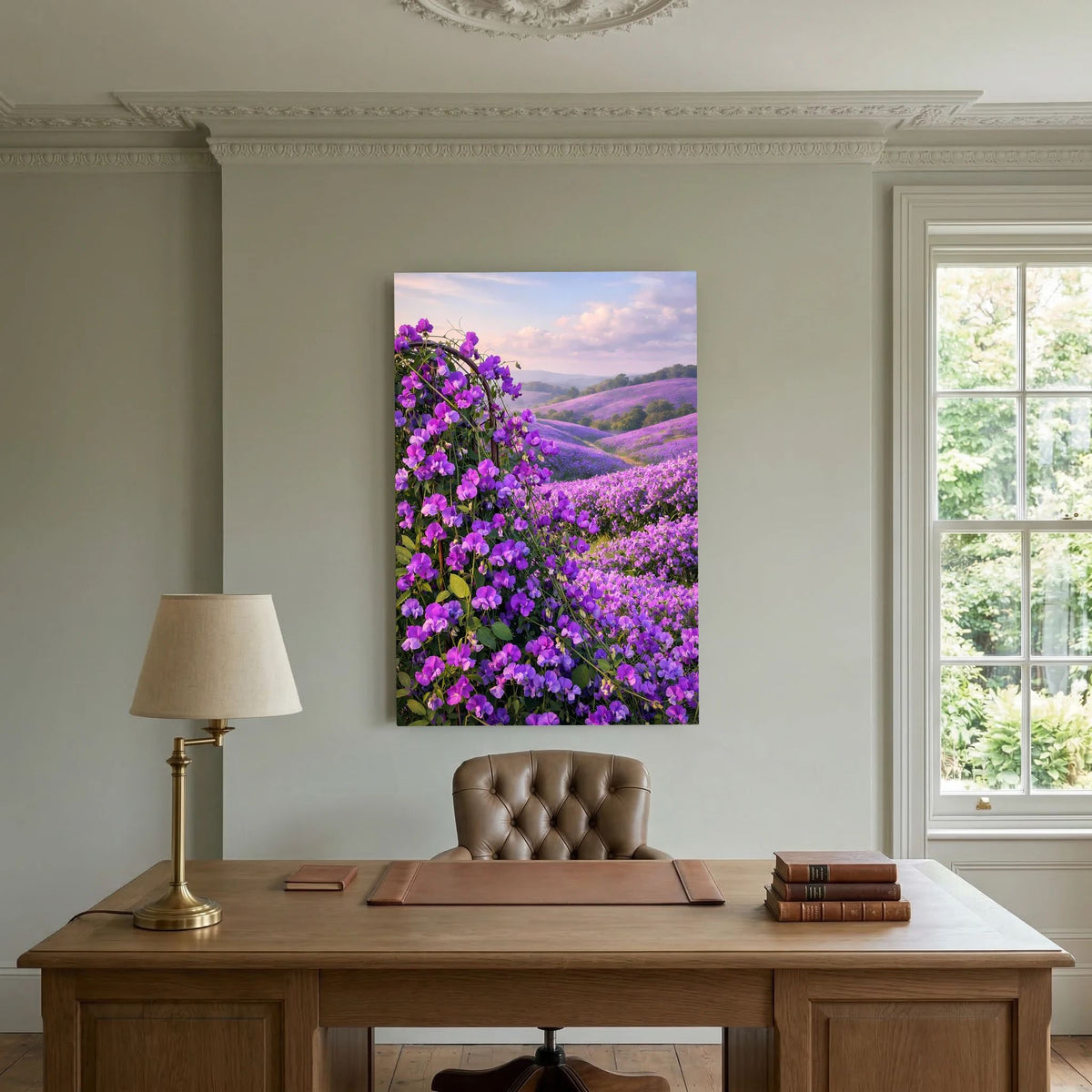 Wandposter im Hochformat mit lila Blütenlandschaft und farbigen Hügeln im Querungsverlauf