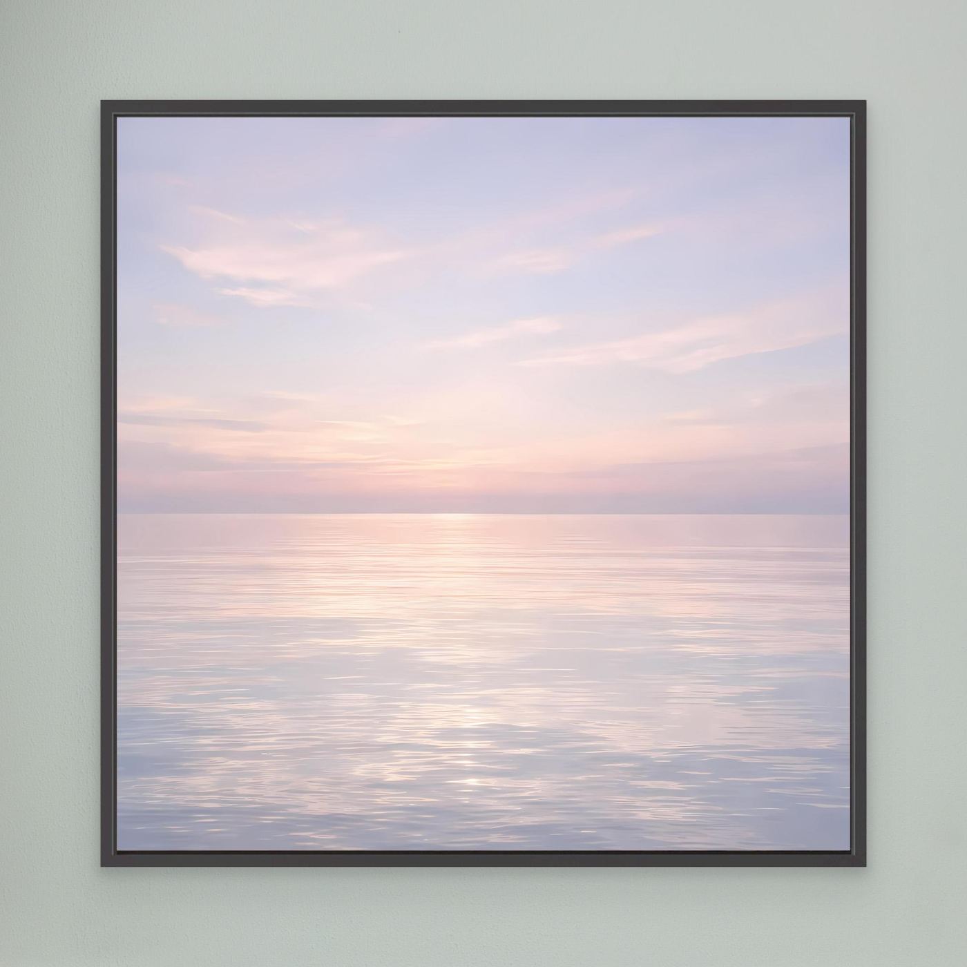 Leinwandbild mit schwarzem Rahmen, ruhiges Pastellmeer mit zartem Sonnenuntergang am Horizont