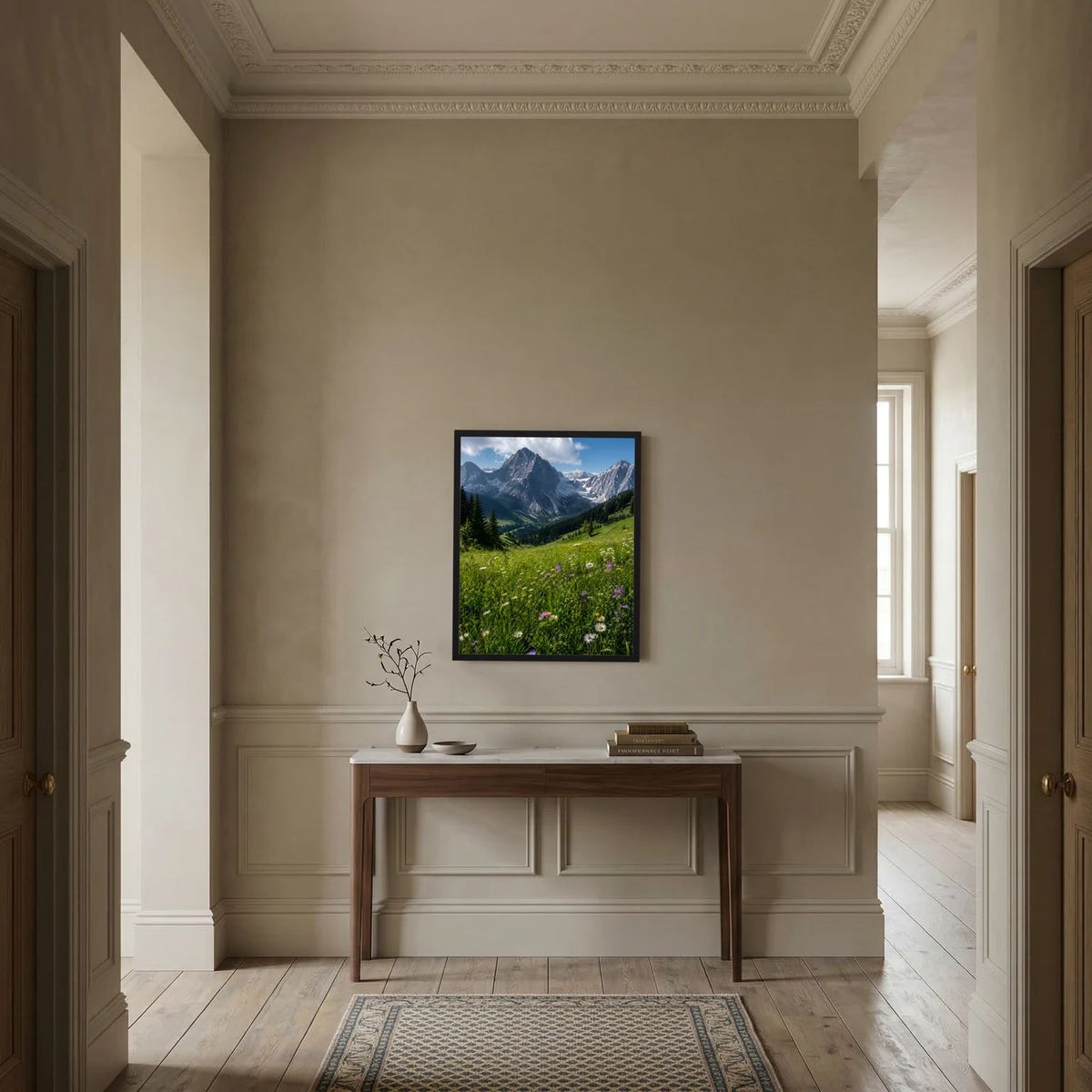 Wandbild im dunklen Rahmen in Flurwand, Alpenwiese mit Wildblumen