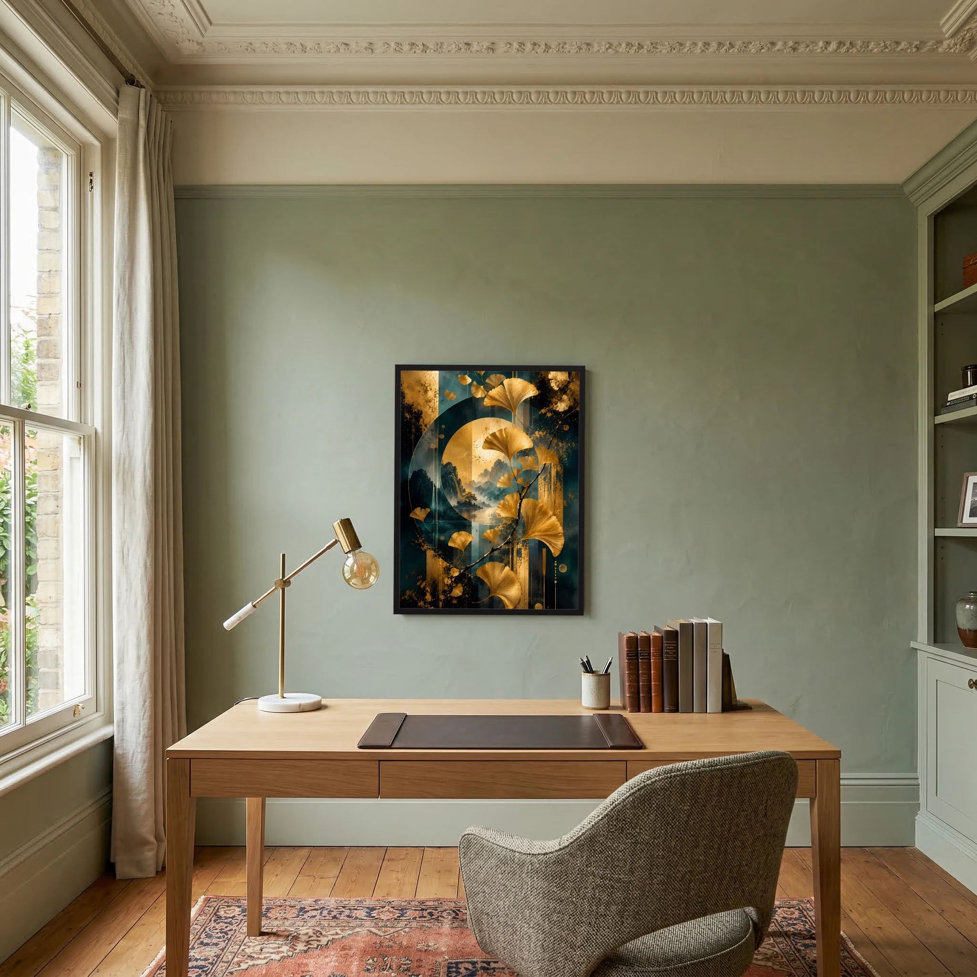 Gerahmtes Poster im Hochformat mit goldenen Ginkgo-Blättern und dunkelblauer Kulisse