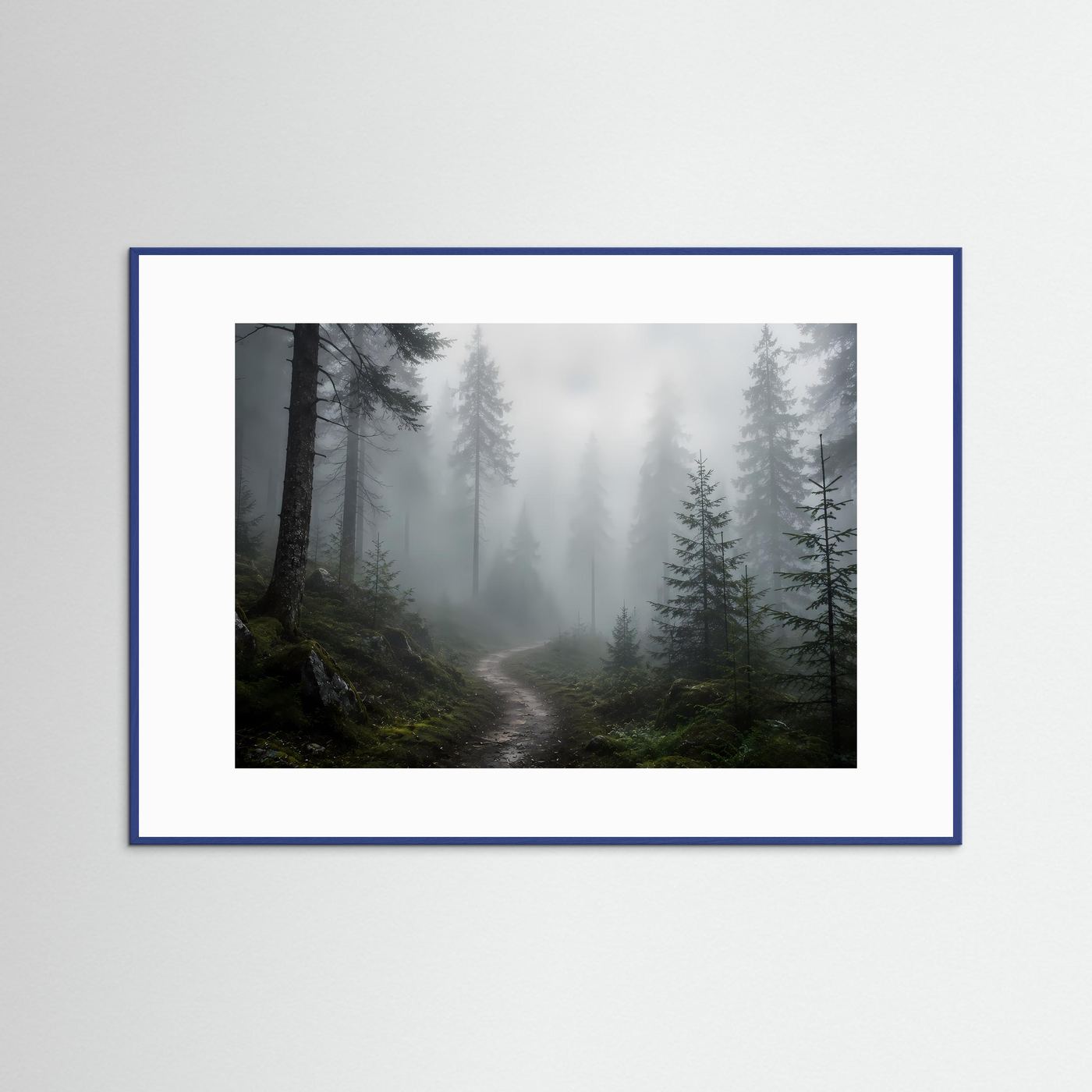 Gerahmter Kunstdruck: dunkler Tannenwald mit Waldweg im Nebel