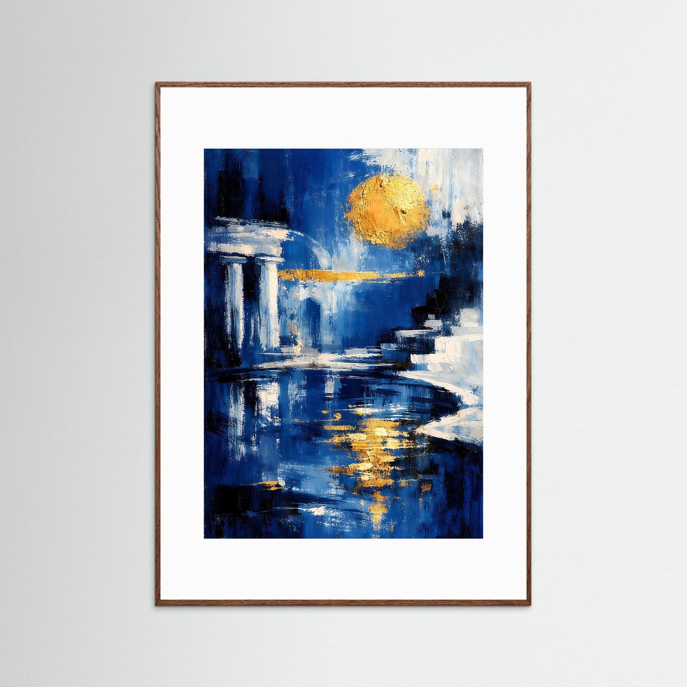 Abstraktes Poster mit antiken Säulen, blauem Gewässer und goldenem Mond im braunen Rahmen