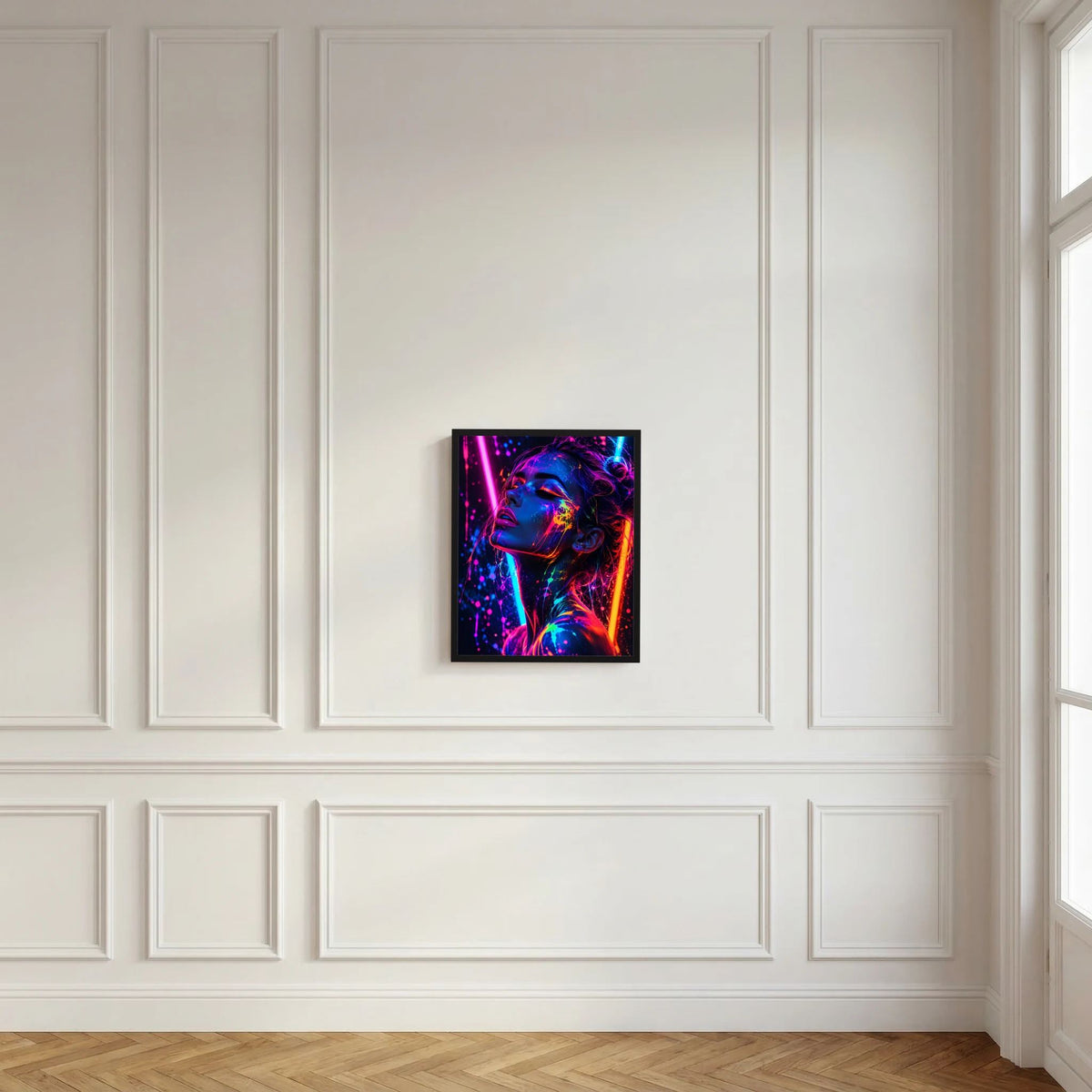 Kleines Poster mit Neon-Frau-Porträt, leuchtend bunt, im schwarzen Rahmen