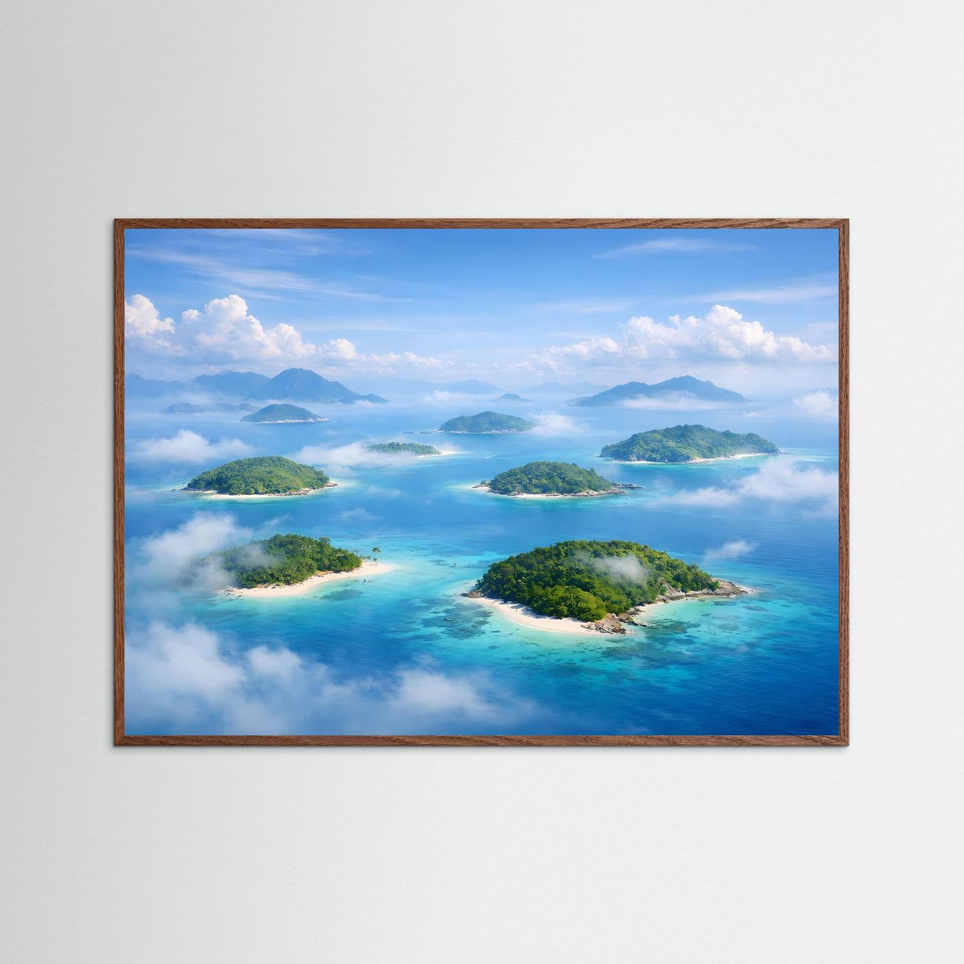 Poster tropische Inseln mit türkisfarbenem Meer und Wolkenhimmel, brauner Holzrahmen