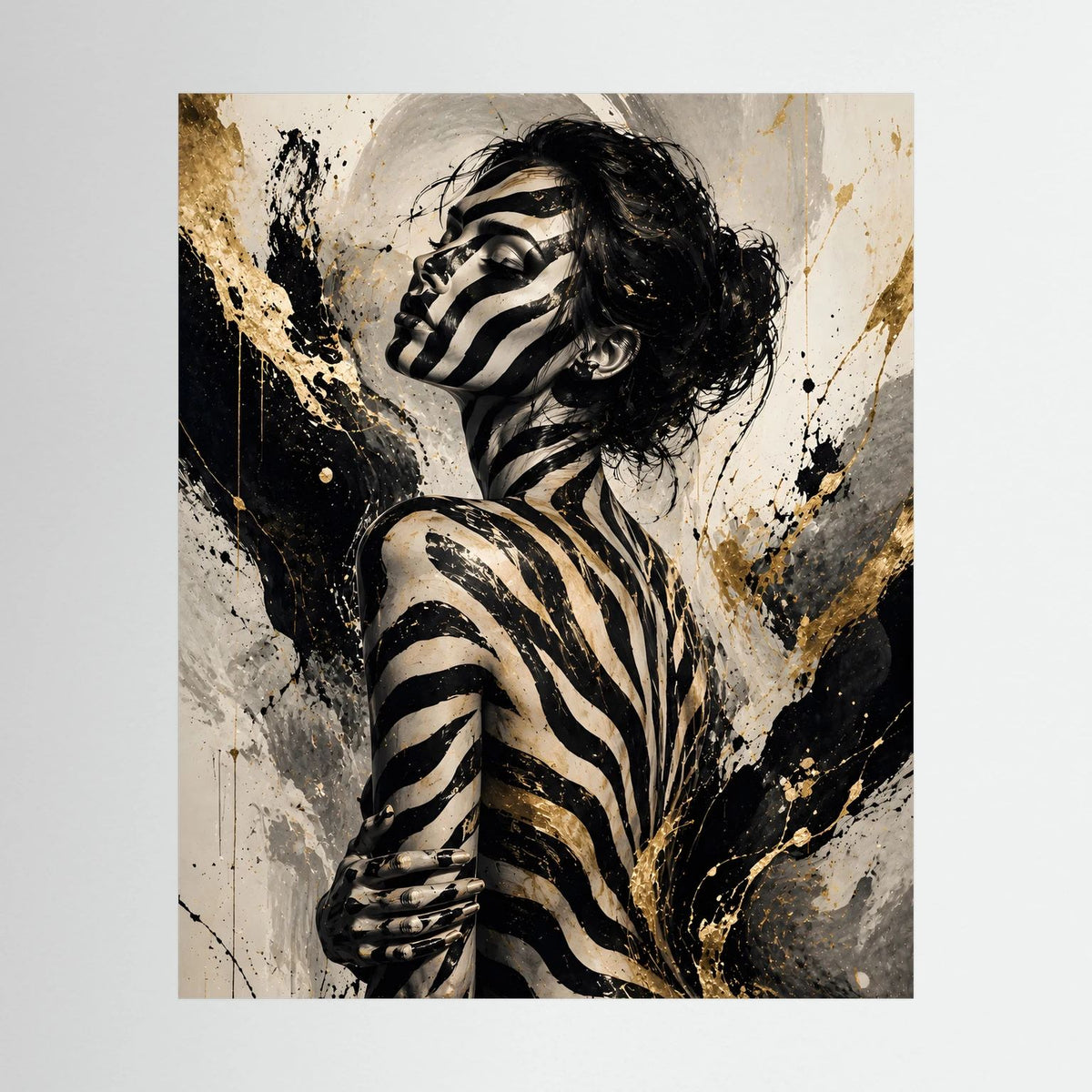 Hochformat-Poster mit Frau im Zebra-Bodypainting und schwarzen Goldspritzern