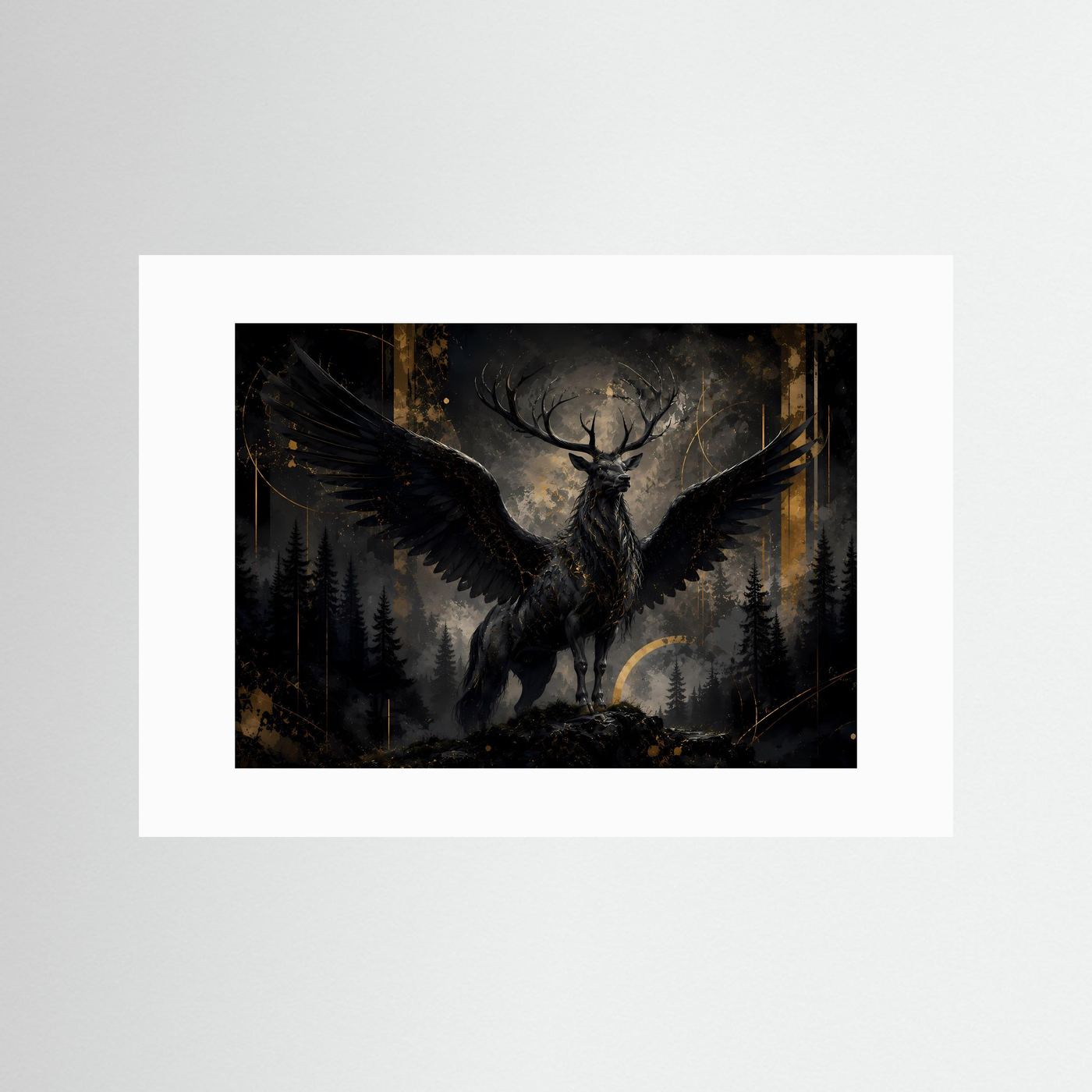 Mystischer schwarzer Hirsch mit Flügeln | Fantasy Poster im Wald | Edles Wandbild Schwarz & Gold Querformat
