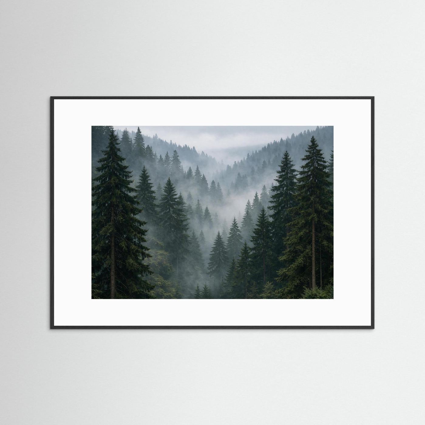 Wandbild Landschaft: Tannen im Nebel, schwarzer Holzrahmen