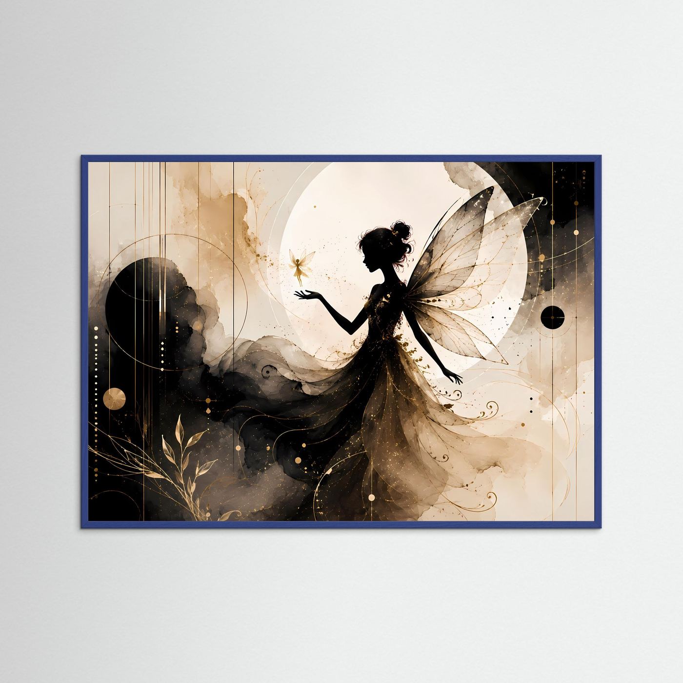 Querformat-Poster mit Fee-Silhouette und Flügeln, schwarz-gold, im blauen Rahmen