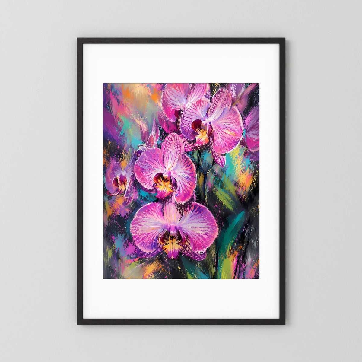 Hochformatiges Kunstposter mit abstrakten Orchideen in Pink und Violett, schwarzer Rahmen