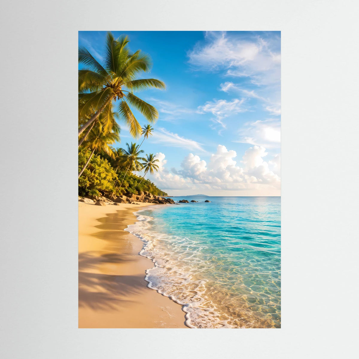 Strand-Poster im Hochformat mit Palmen, türkisfarbenem Meer und goldenen Sand