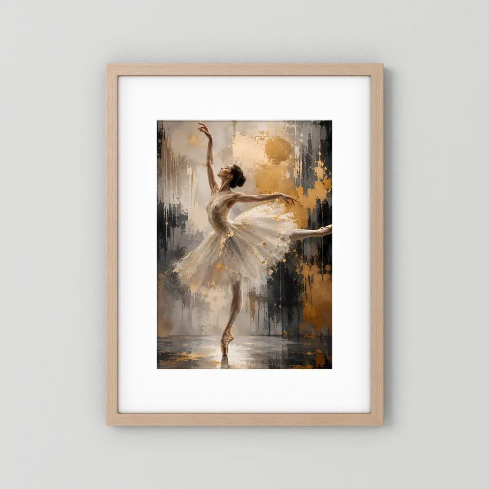 Gerahmtes Poster mit Ballerina in Creme und Gold, Eichenholzrahmen mit weißem Rand