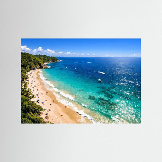 Panorama-Poster im Querformat: tropischer Traumstrand, türkisfarbenes Meer und Sandküste