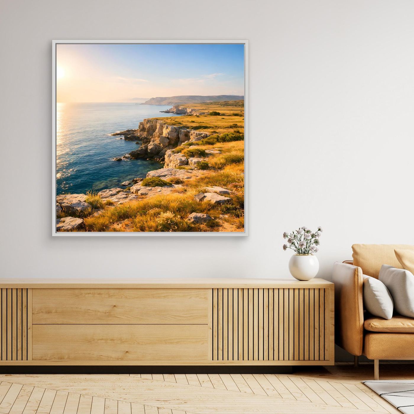 Gerahmtes Leinwandbild Steilküste am Meer mit goldenem Ufer, weißer Rahmen