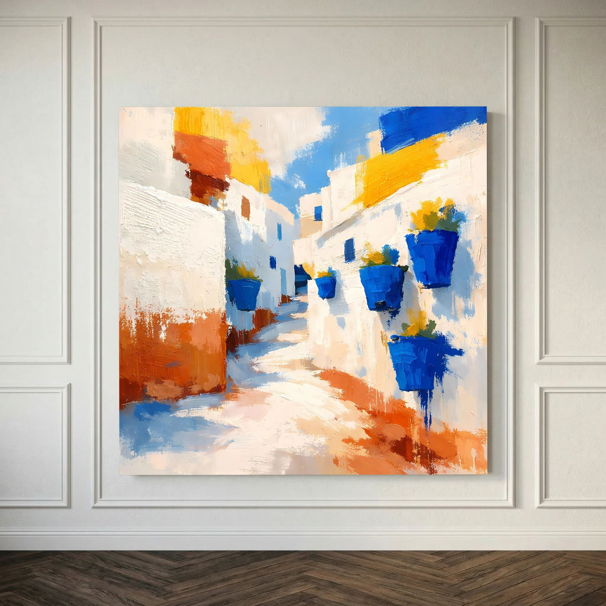 Leinwand-Wandbild in weißem Rahmen mit abstrakter Gasse und blauen Blumentöpfen