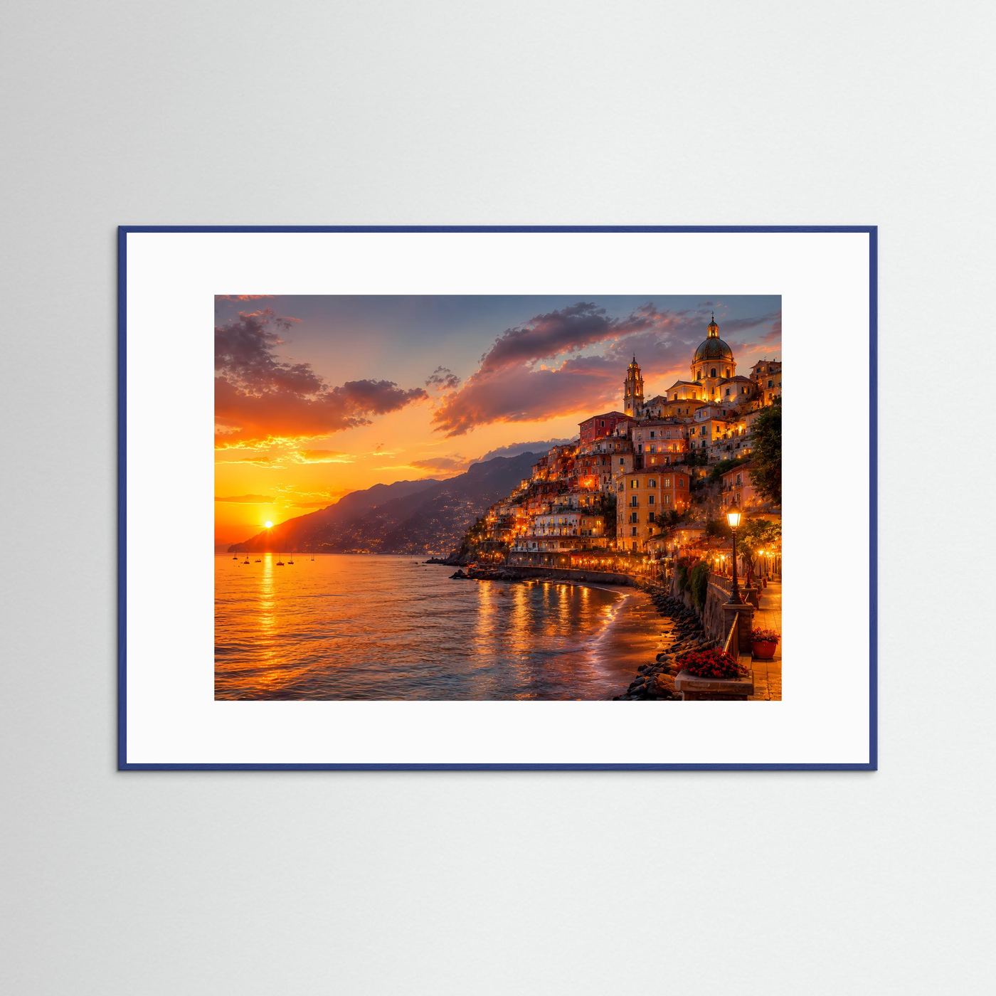 Amalfiküste Poster Querformat | Italienische Küstenstadt bei Sonnenuntergang | Mediterranes Wandbild mit Meer, Altstadt & goldener Abendstimmung