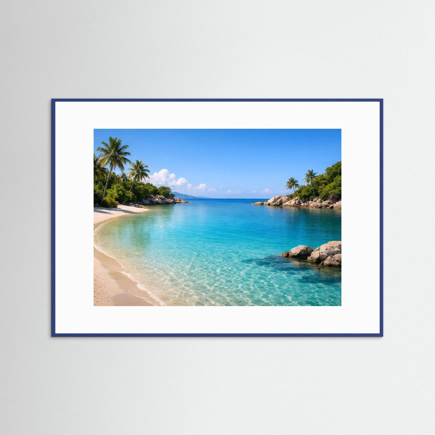 Strandposter im Querformat mit blauem Rahmen, türkisblaues Meer und Palmen am Strand