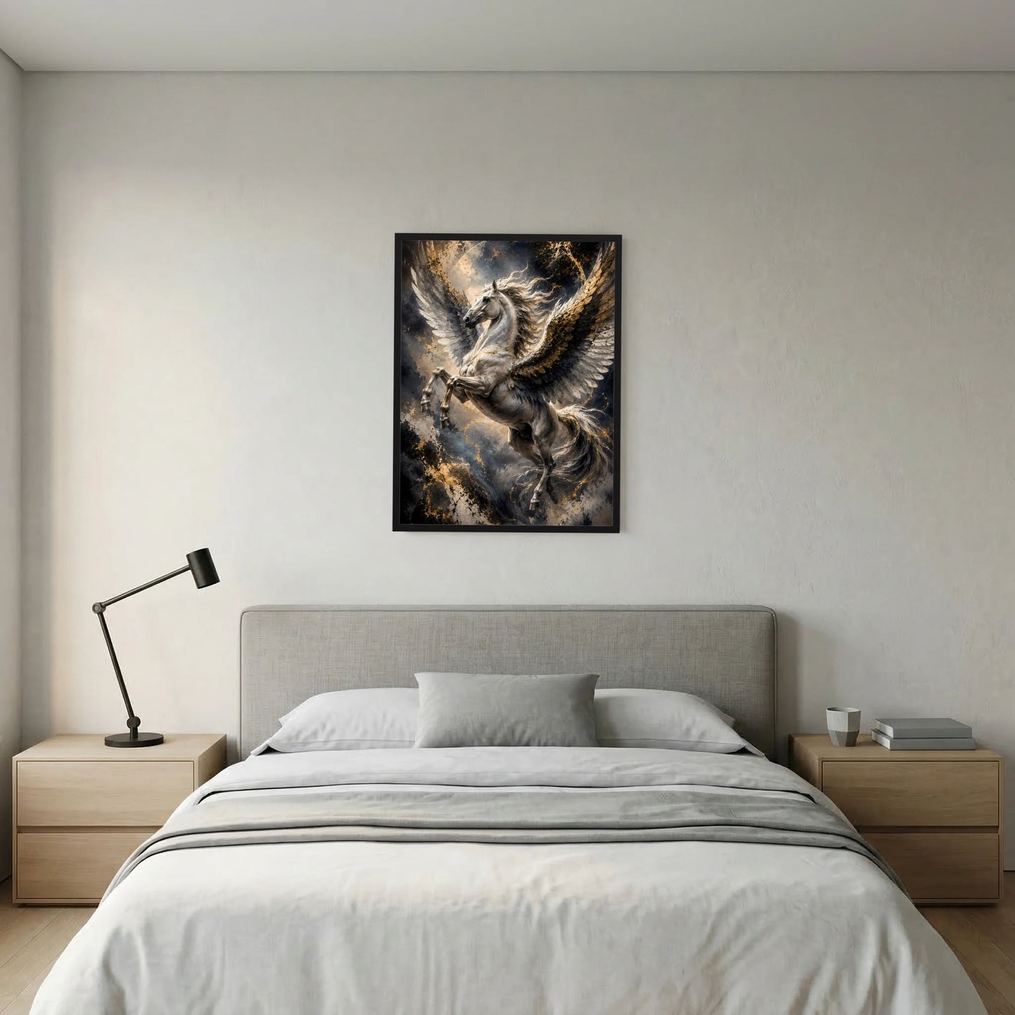 Hochformat-Poster: Pegasus in Schwarz mit goldenen Flügeln im schwarzen Rahmen