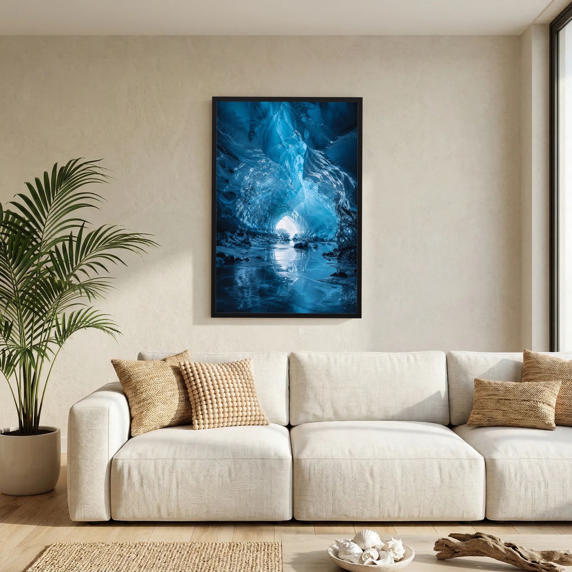 Poster mit Motiv leuchtende Eishöhle in Blau, gerahmt, im Hochformat