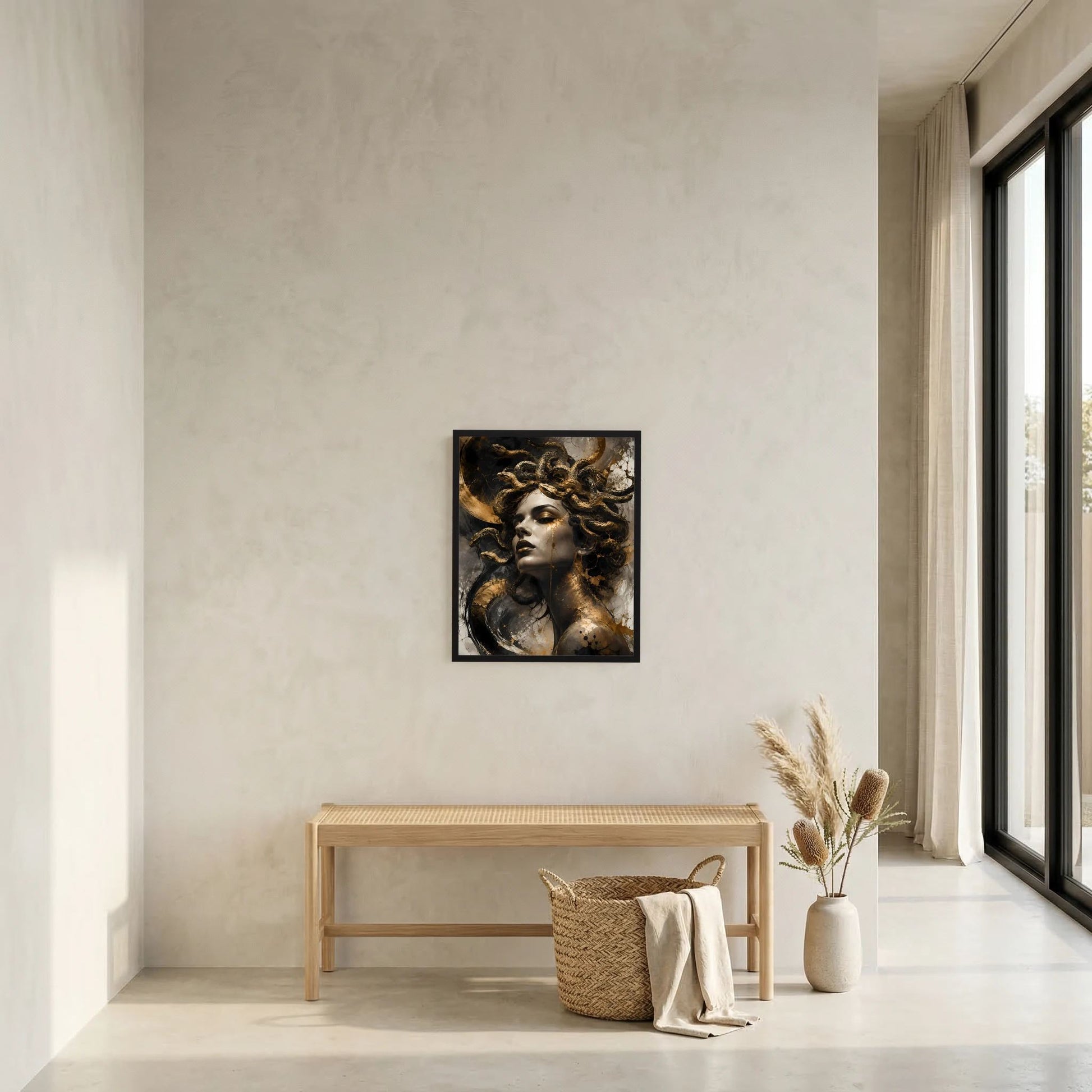 Gerahmtes Poster mit Medusa-Frau in Schwarz und Gold, goldene Schlangen im Haar