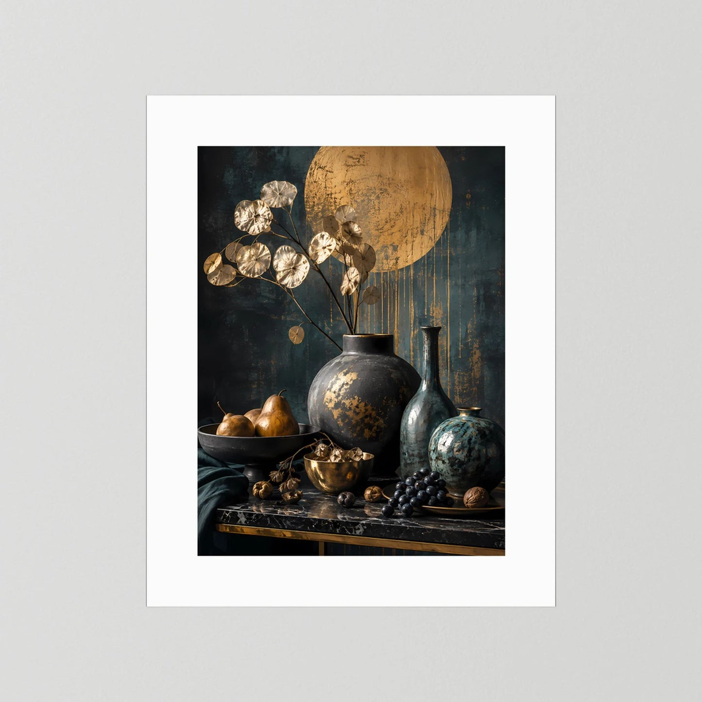 Kunstposter im Hochformat mit Gold- und Petrol-Stillleben, weißer Rand ohne Rahmen