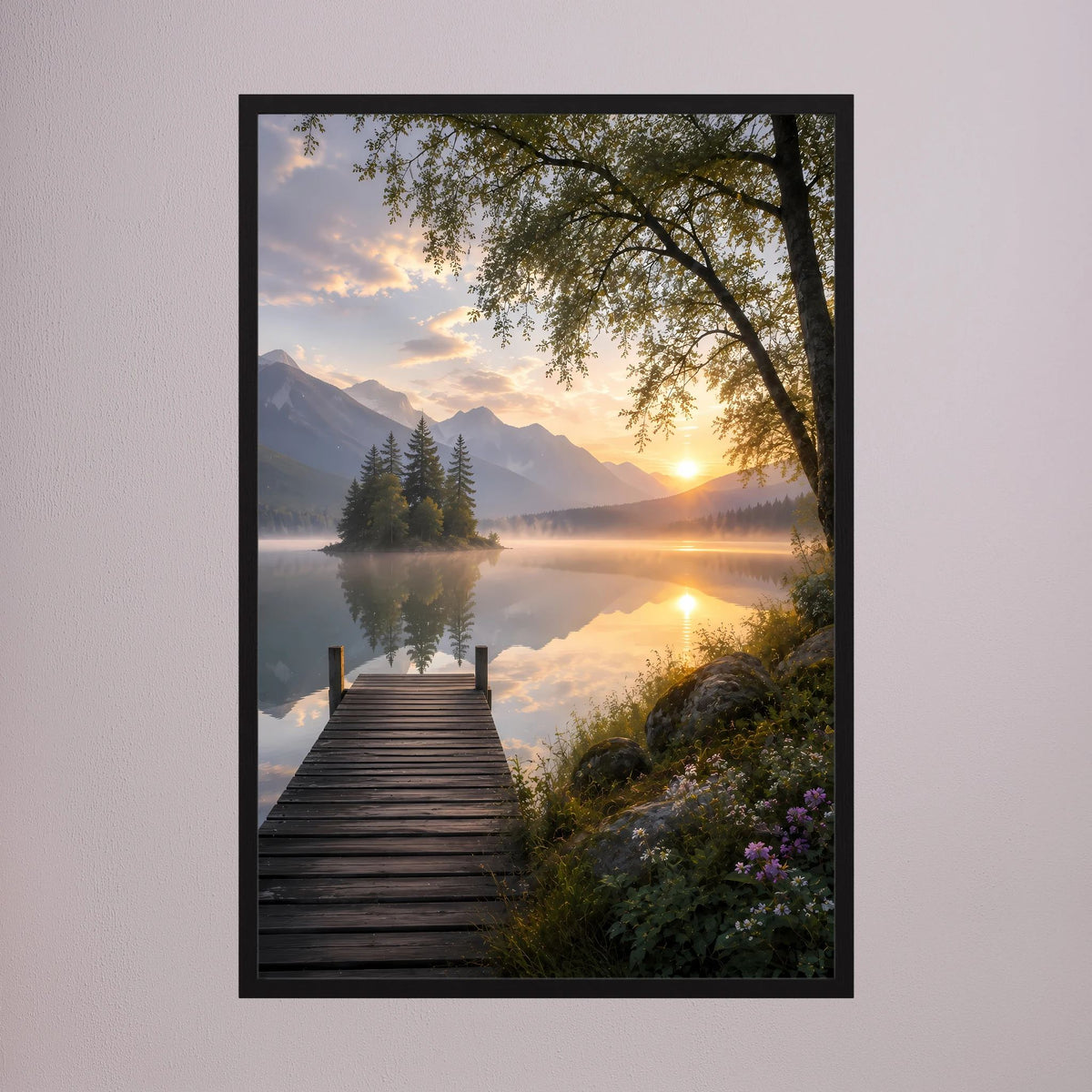 Bergsee mit Holzsteg | Sonnenuntergang in ruhiger Berglandschaft | Poster Hochformat