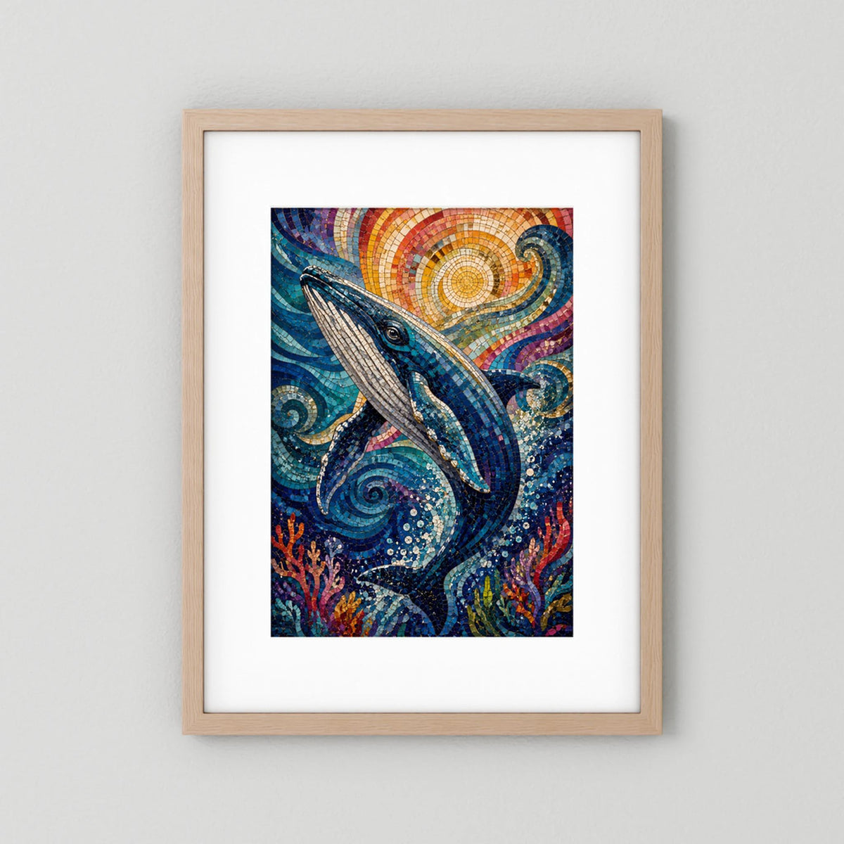 Poster im hellem Holzrahmen mit Delfin-Mosaik und weißem Passepartout
