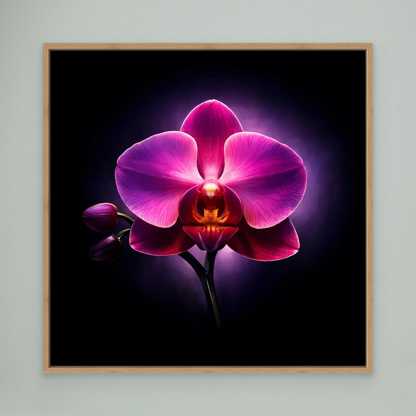 Leinwandbild mit abstrakter Orchidee, pink-lila Blüte, mit hellem Holzrahmen